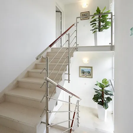 Apartman Mavarstica 17803d *